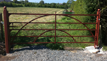 OLD FASHIONED METAL GATE